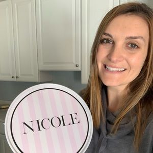Meet your Posher, Nicole